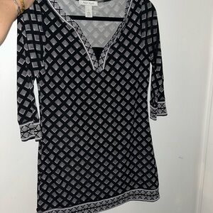 White House Black Market Black and White Diamond tunic